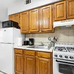 Contemporary 1Br Urban Retreat
