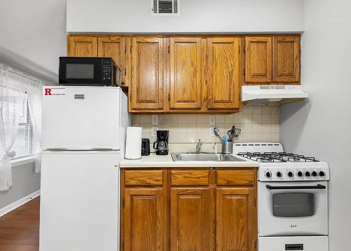 Contemporary 1Br Urban Retreat