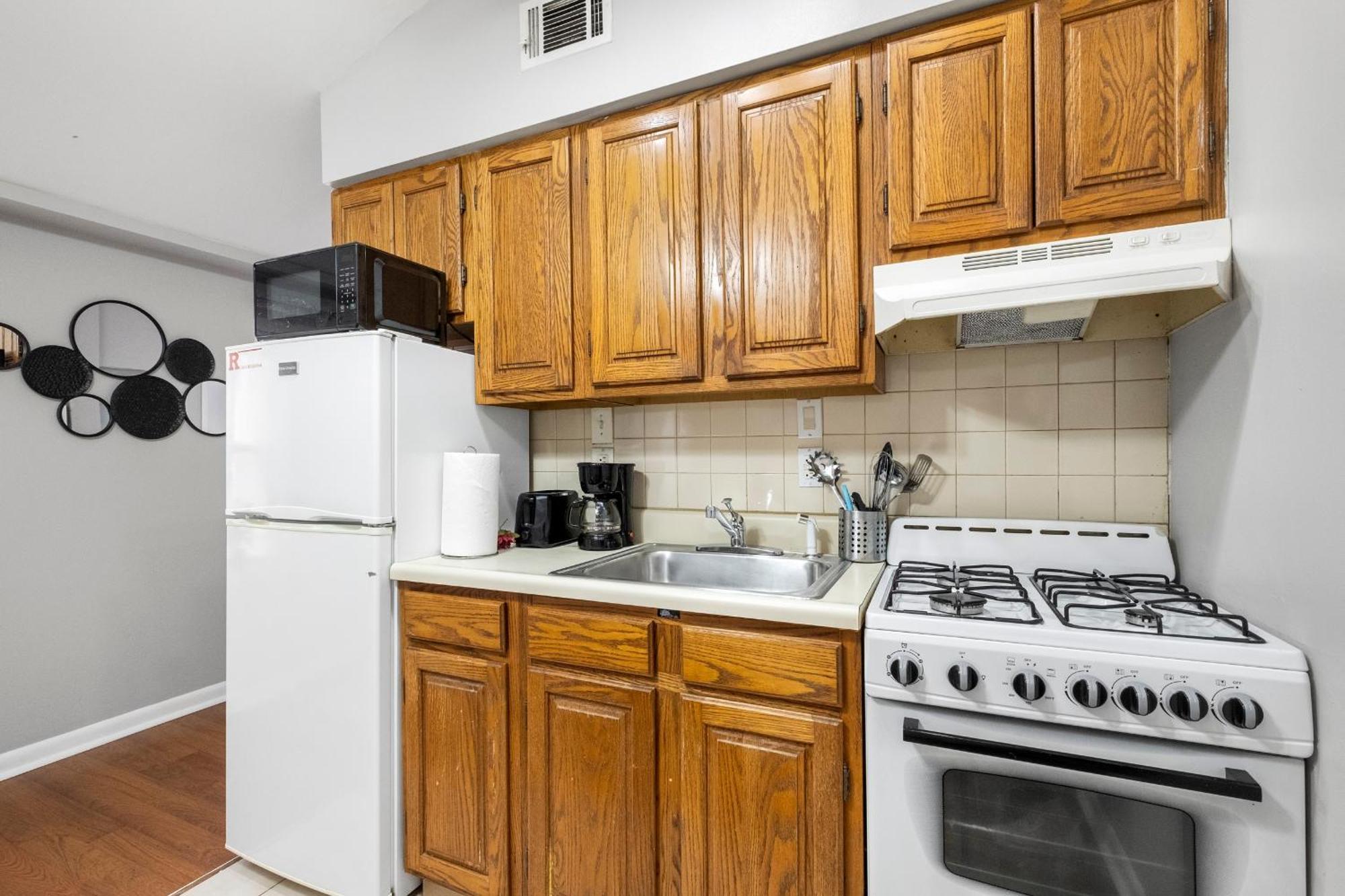 Contemporary 1br Urban Retreat