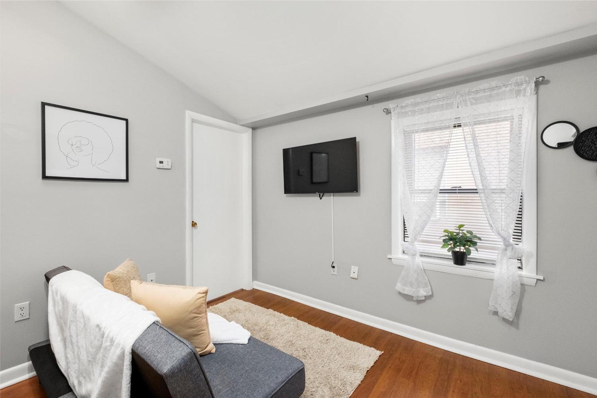 Apartment Contemporary 1br Urban Retreat Philadelphia